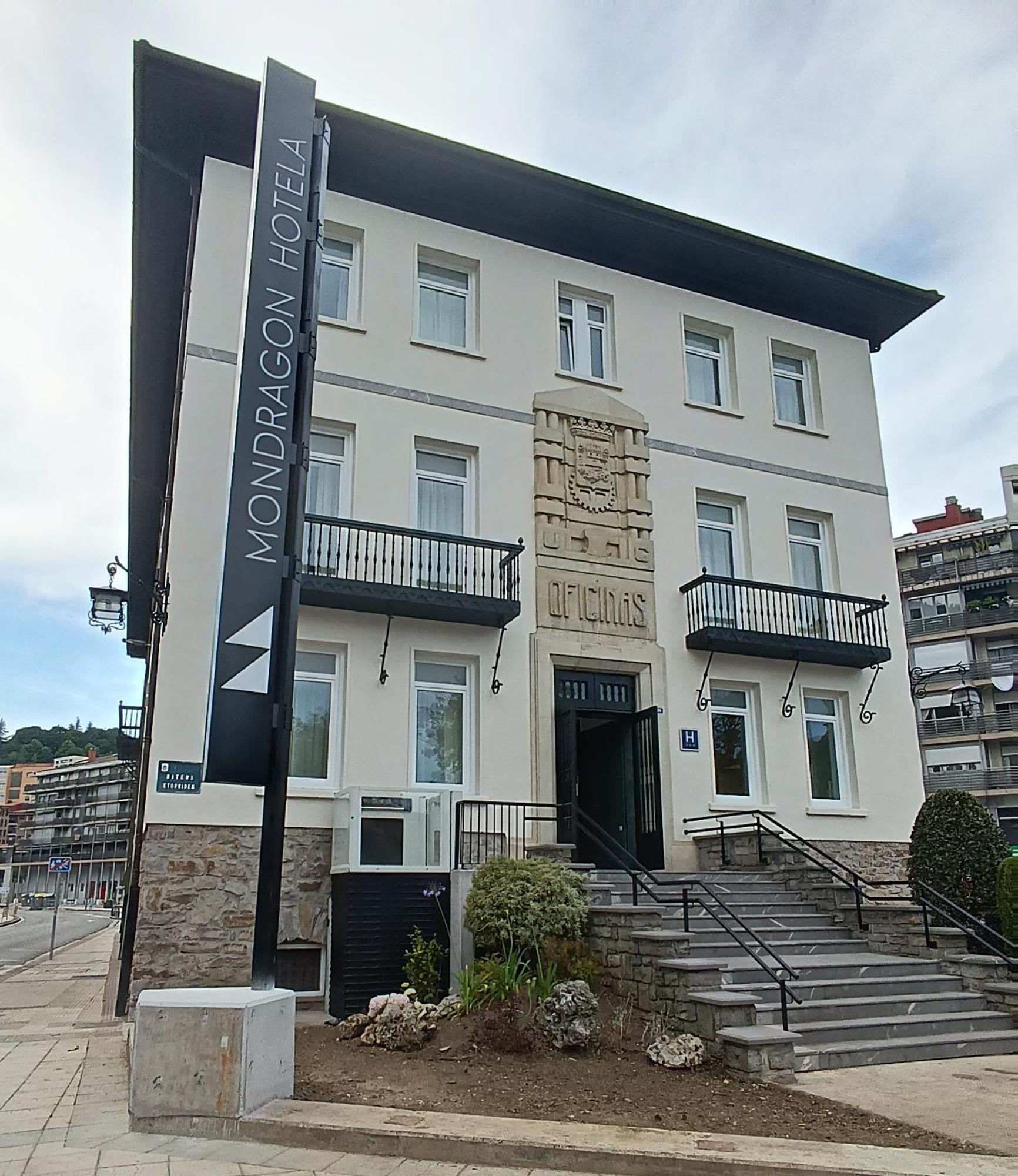 Mondragon Hotela Arrasate/Mondragon Exterior photo