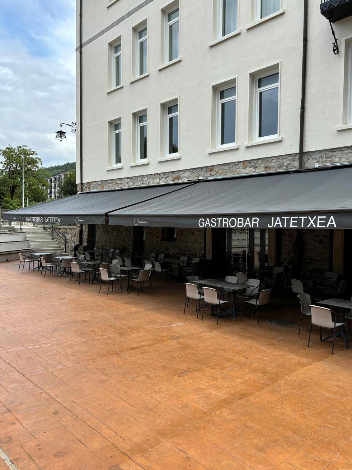 Mondragon Hotela Arrasate/Mondragon Exterior photo